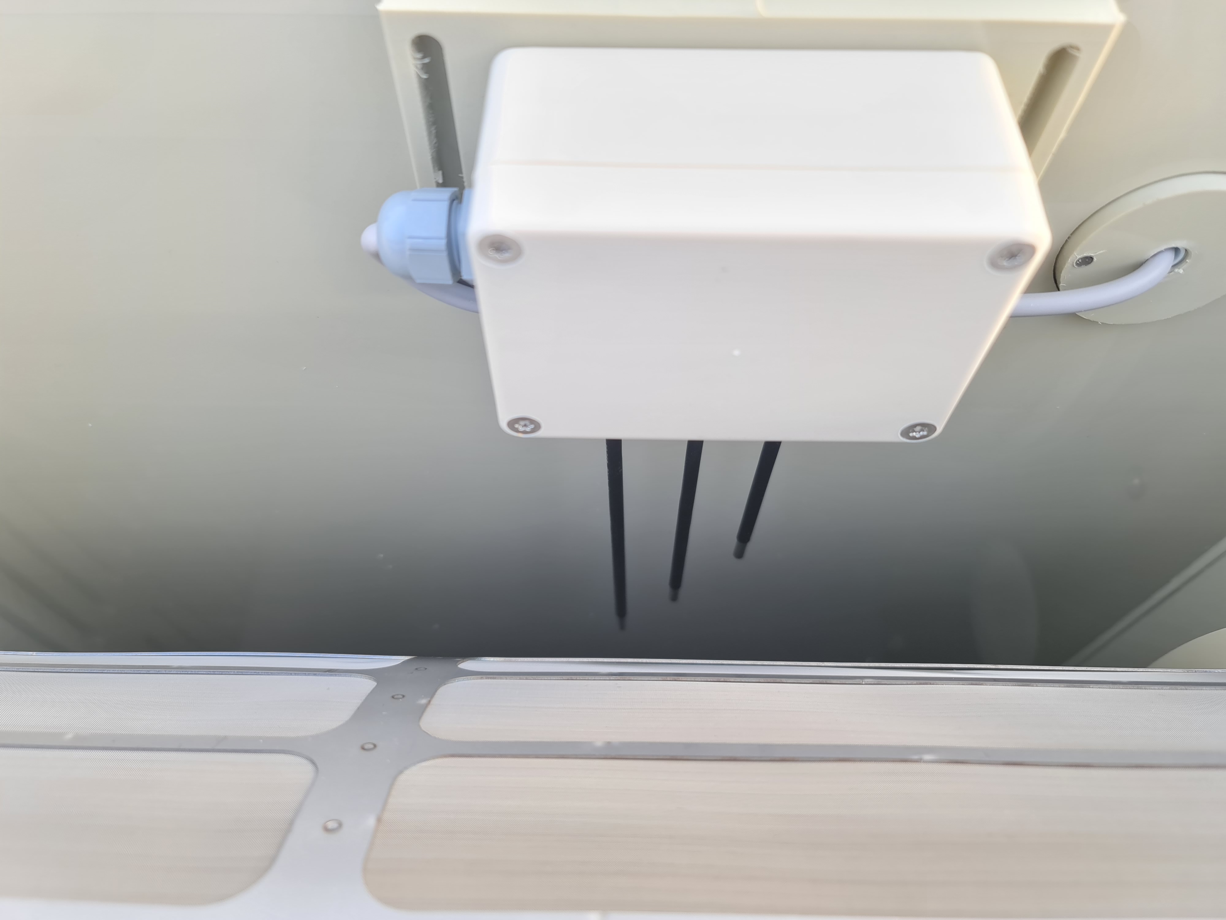 EPS Trommelfilter TF50 + integrierte Pumpenkammer + Rinnenspülung + Steuerung + Spülpumpe + UV-Schutz + Edelstahlsieb in Sandwichbauweise Kopie